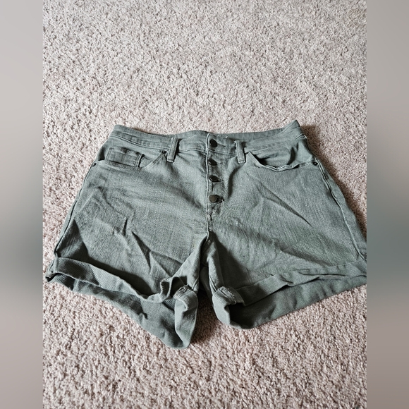 Universal Thread High WaistGreen Denim Button Shorts Women's Size 12/31 - Picture 6 of 7